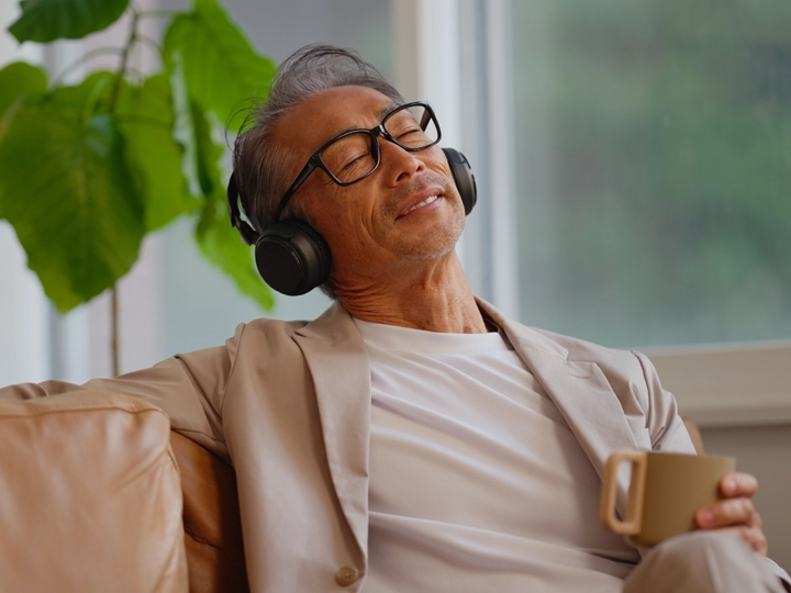 A man drinking tea